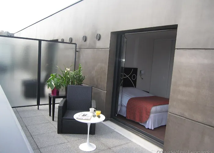 Le Carmin By Popinns